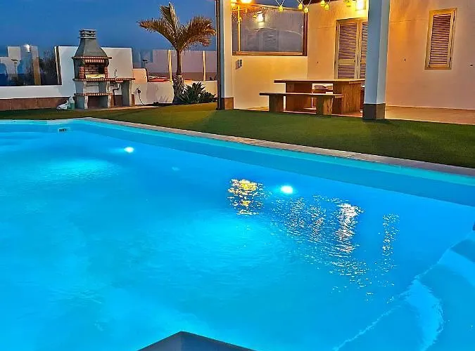 ヴィラ Milu Golf Luxury House カレタ・デ・フステ